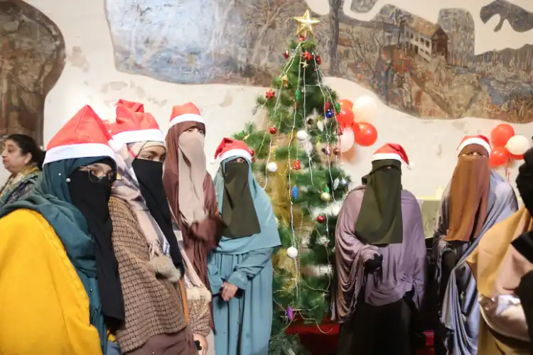 Christmas also offers joy to Kashmiri artists