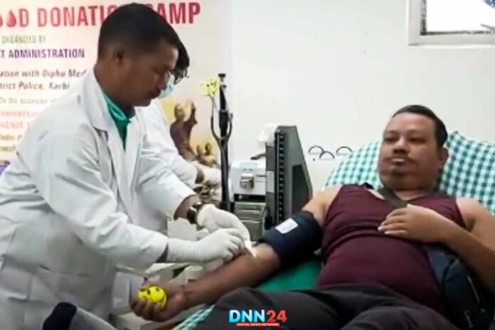 Former Militants Donate Blood