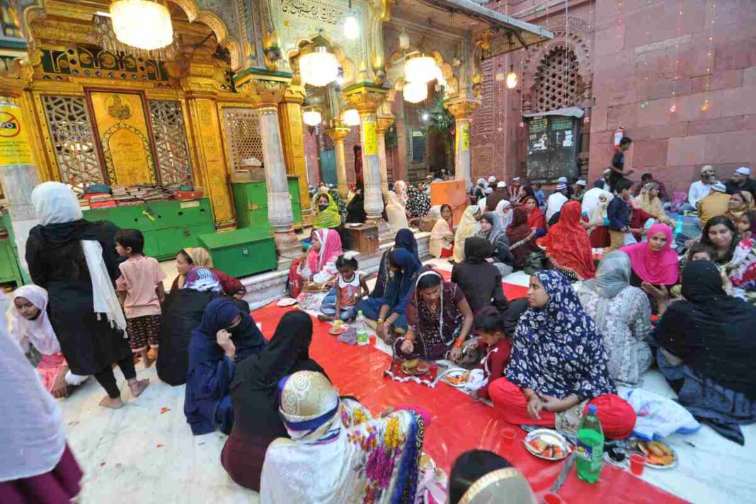 Empowering Young Muslim Women