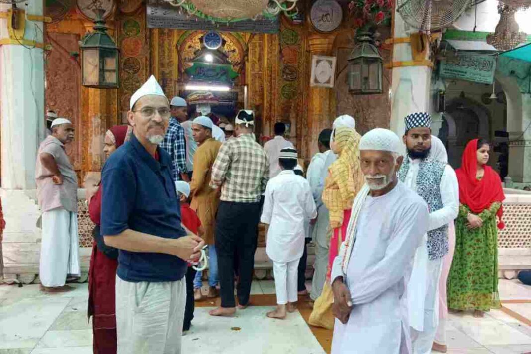 Shambu Soni: A Harmonious Devotion At Ajmer’s Dargah