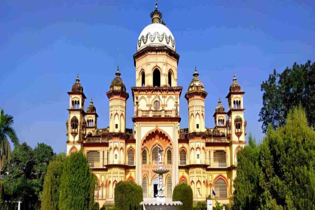 Establishing a Translation Atelier for Ancient Indian Texts at Fatehpur Sikri