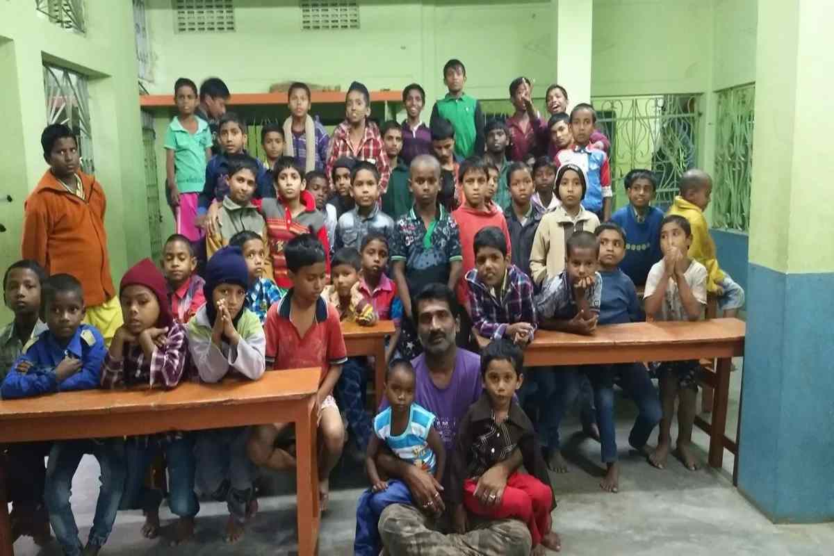 बेसहारों की सेवा