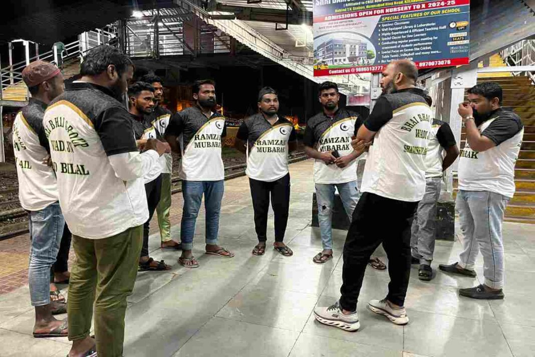 The Bhai-Bhai Group Provides Meals to Fasting Travelers at Wadi Station During Ramadan