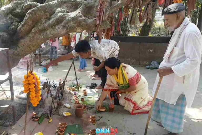 500 साल से शिव के थान की देखभाल करता आ रहा मतिबुर रहमान का परिवार