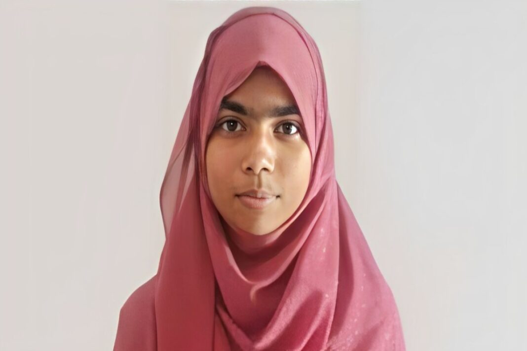 Vegetable Vendor's Daughter Becomes State Topper in Jharkhand 