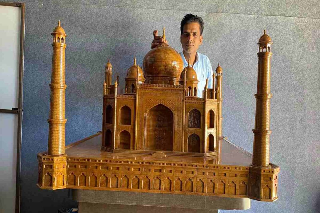 राजस्थान के सलीम ख़ान ने लकड़ी से बनाया ताजमहल, 18 महीनों का लगा वक़्त