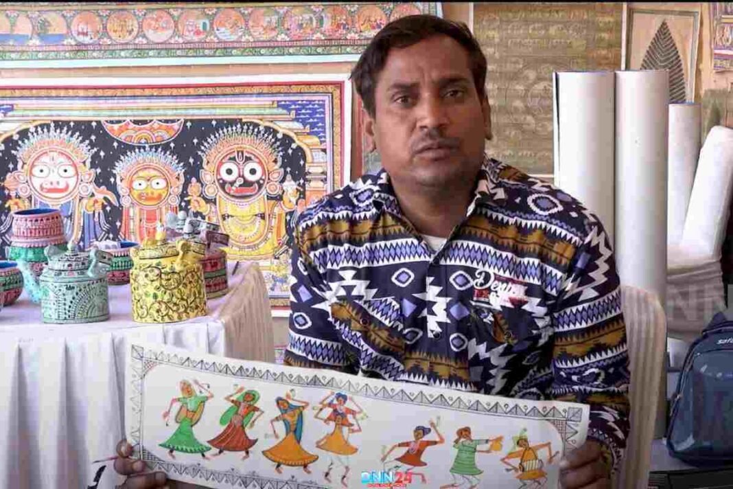 मोर के पंख पर भील पेंटिंग उकेरने वाले जोधपुर के पहले चित्रकार मांगीलाल