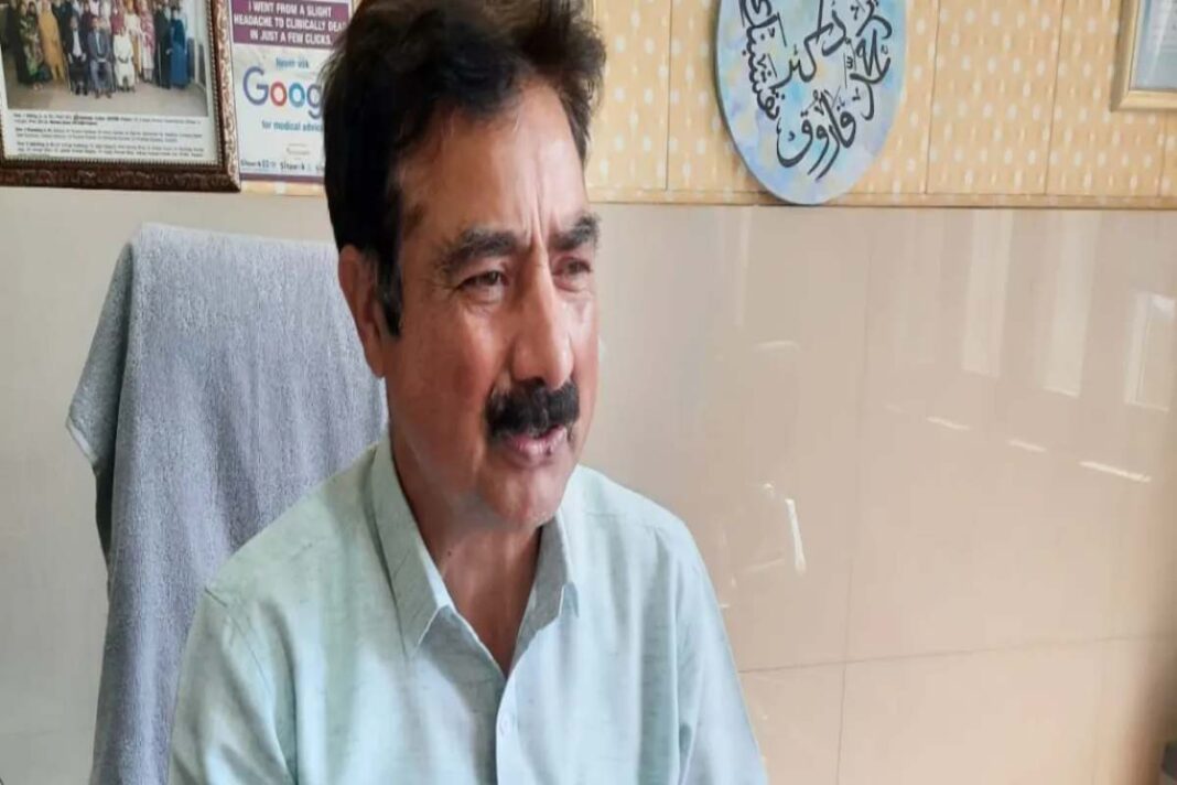 Kashmir’s Haakeems: Traditional Unani Healing Adapts to Modern Times