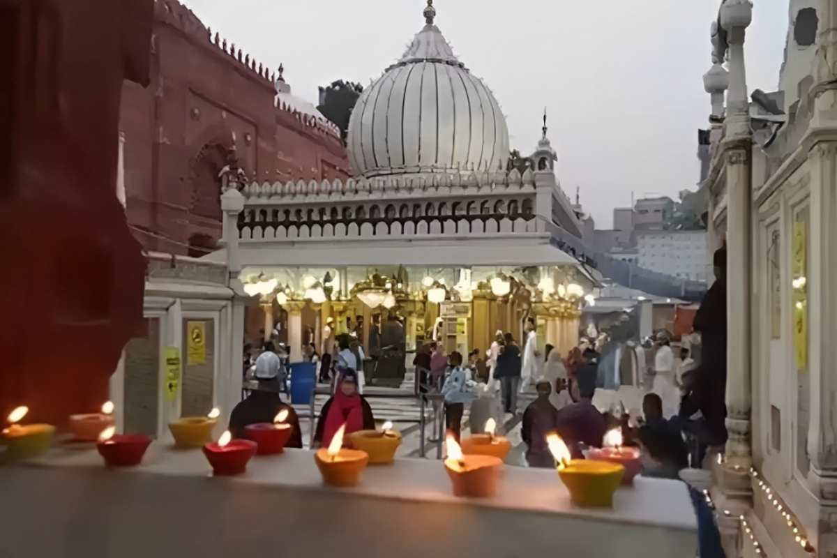 Celebrating Dhanteras at Hazrat Nizamuddin Dargah