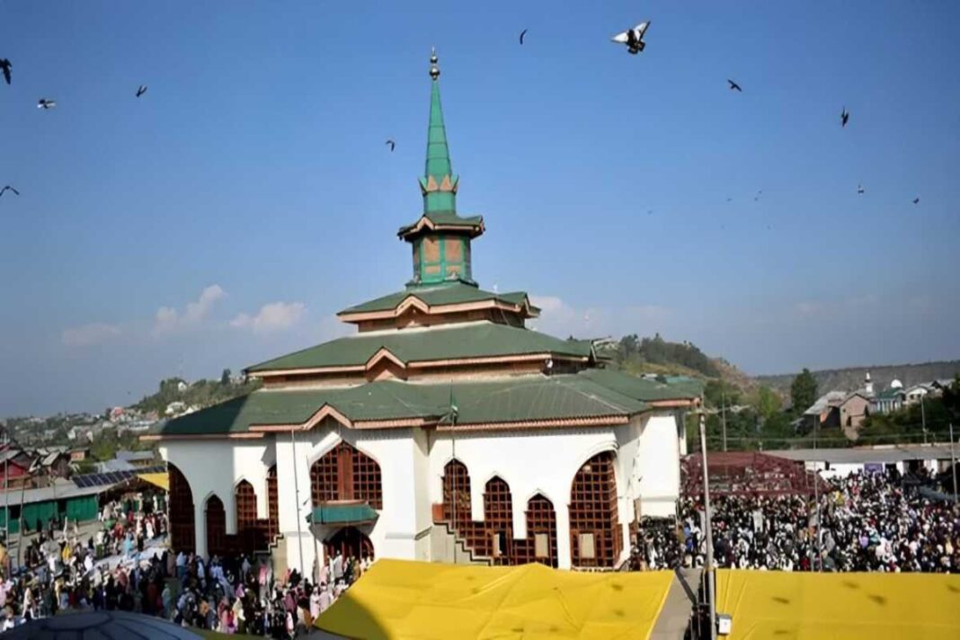 Celebrating the Urs of Sheikh Nooruddin Wali