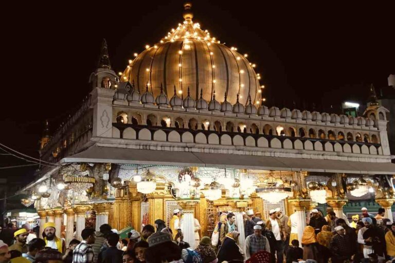 Celebration of Basant Panchami at Hazrat Nizamuddin Dargah