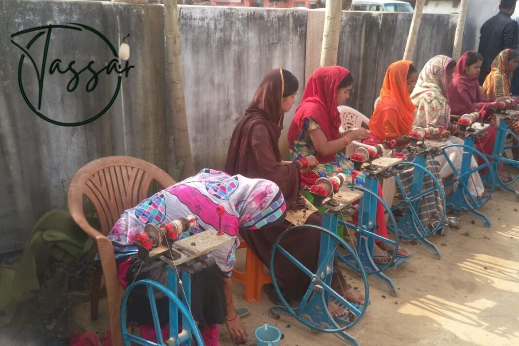 Tassar Khadi Weavers SamittI