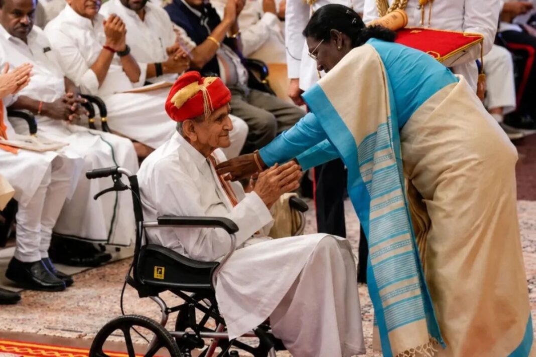 India’s Last Manabhatt Master Receives Padma Shri at 94