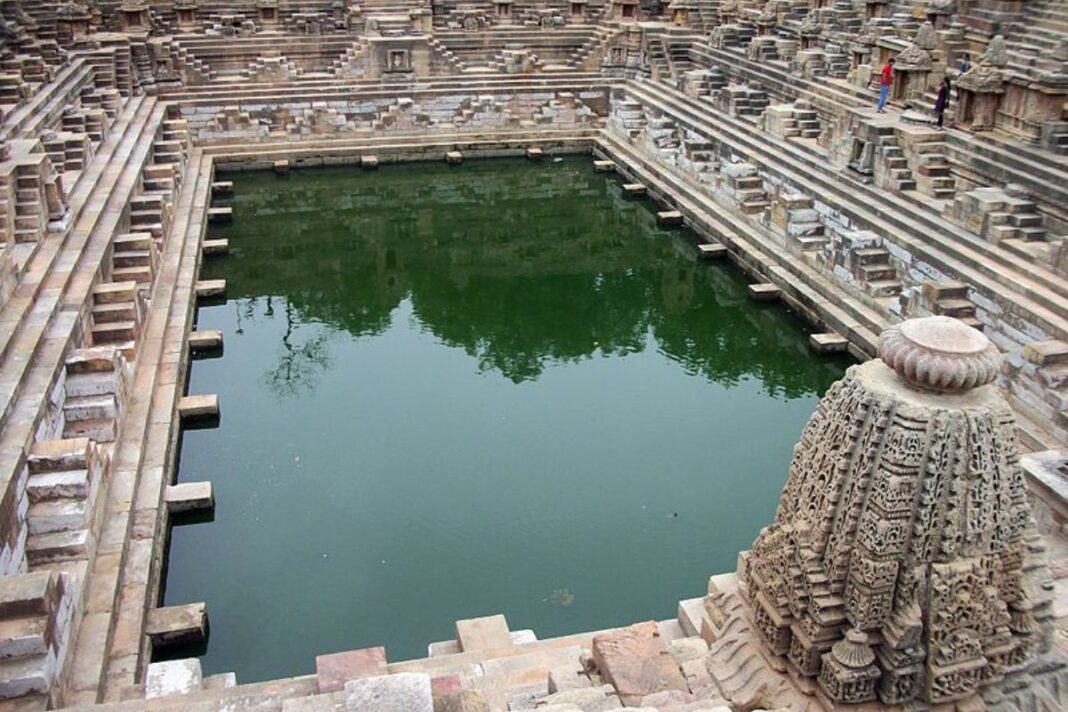 India Built Underground Palaces of Water Long Before Modern Water Management